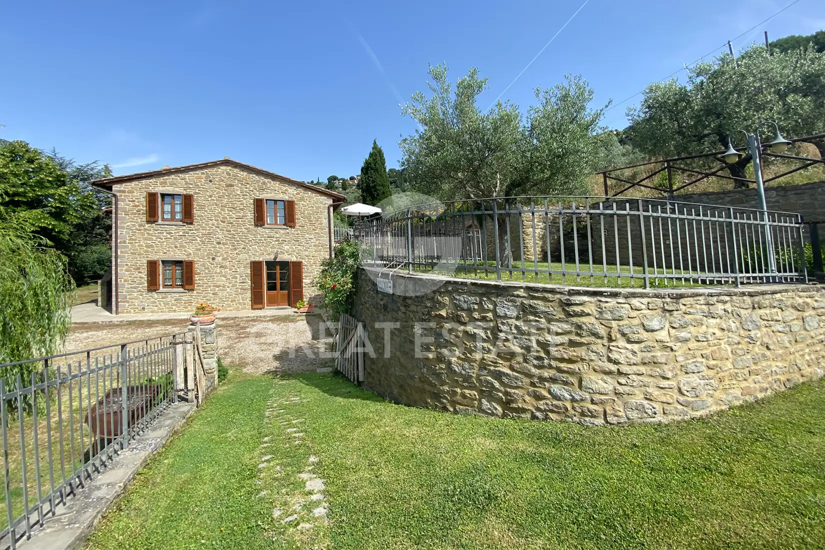 House 284m² in Italy, Arezzo. Priced at 990000€ rent photo-15