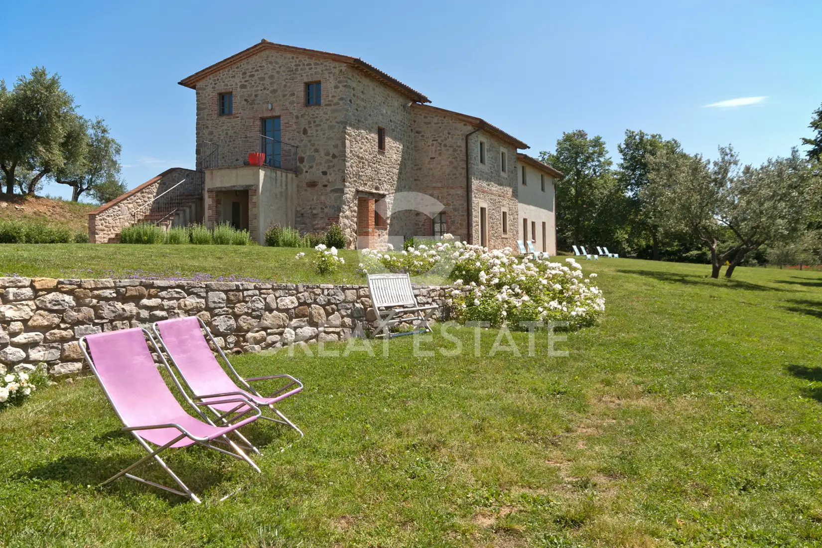 House 1087m² in Italy, Terney. Priced at 1875000€ rent photo-3