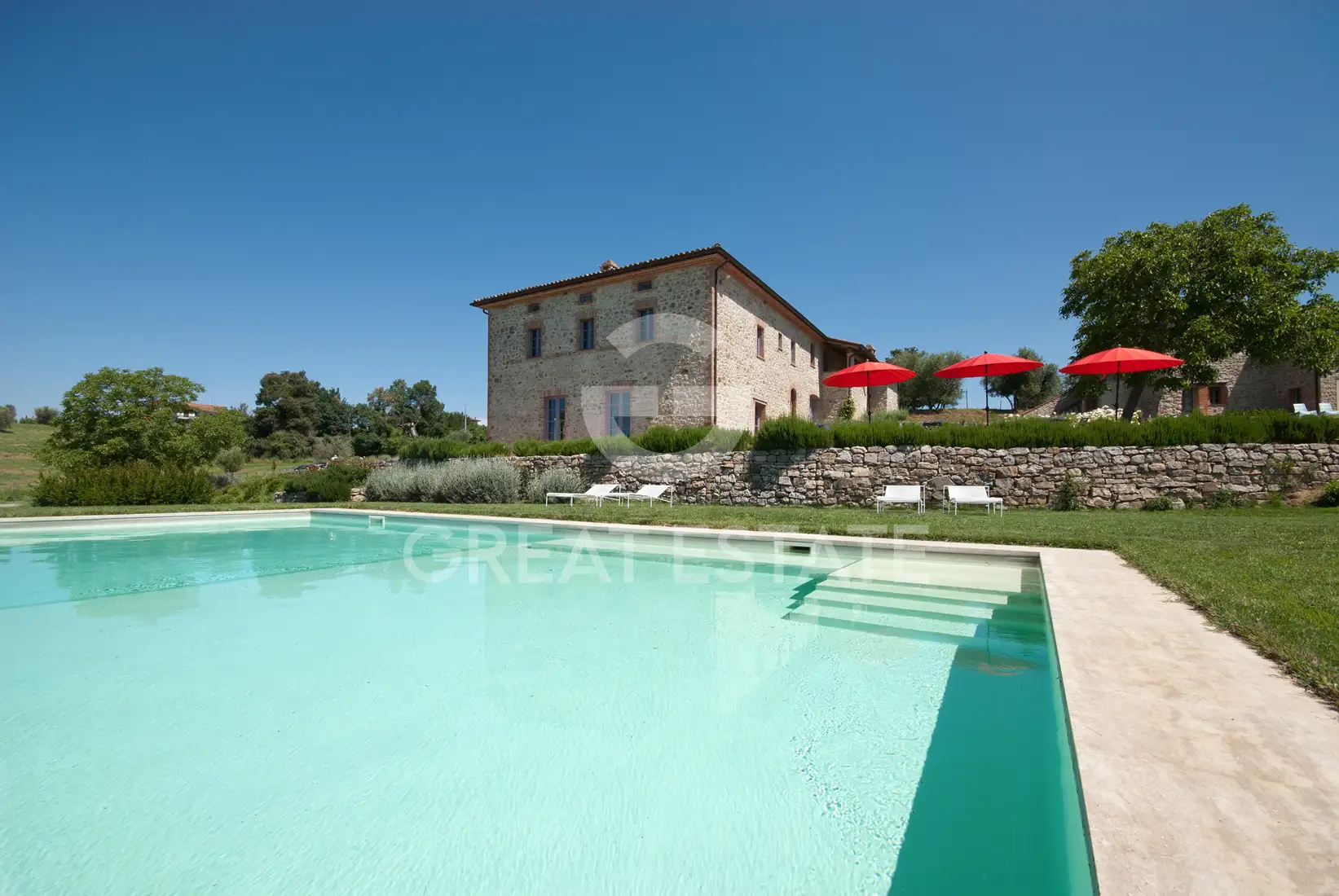 House 1087m² in Italy, Terney. Priced at 1875000€ rent photo-4