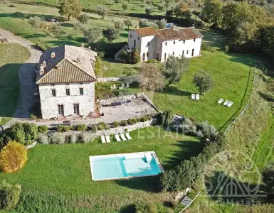 Buy in Italy for 1875000€