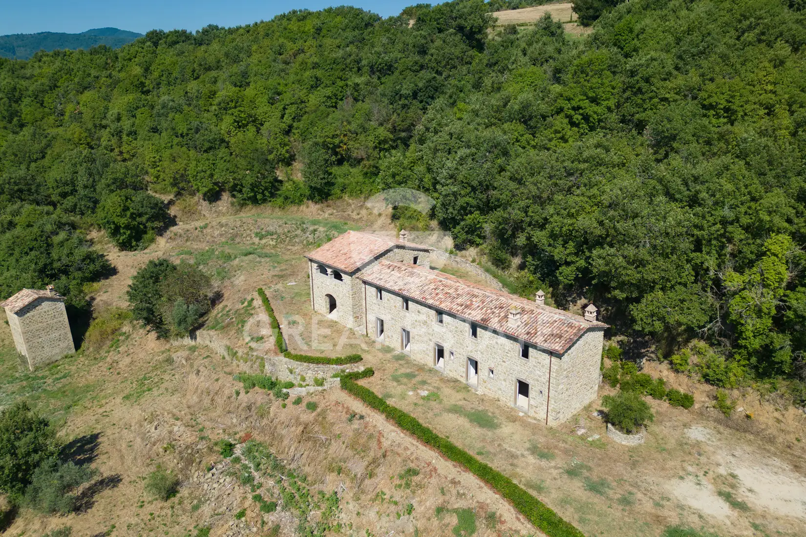 House 480m² in Italy, Perugia. Priced at 1900000€ rent photo-2