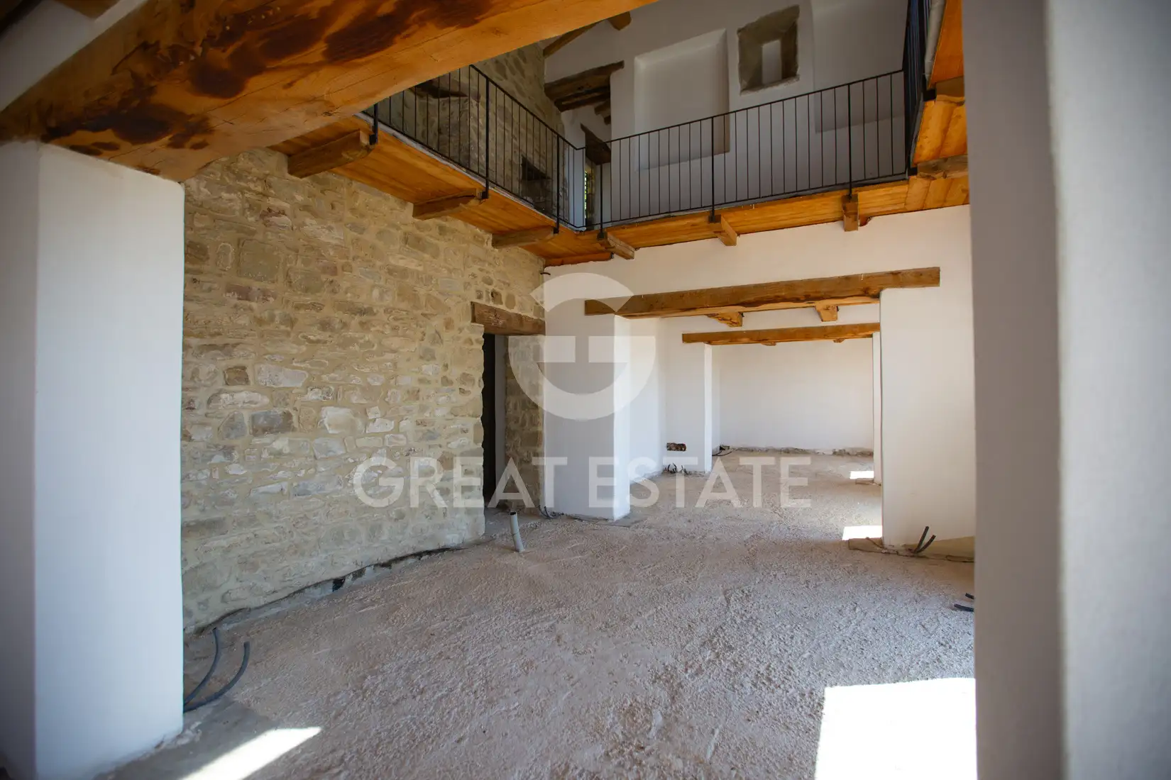 House 480m² in Italy, Perugia. Priced at 1900000€ rent photo-5