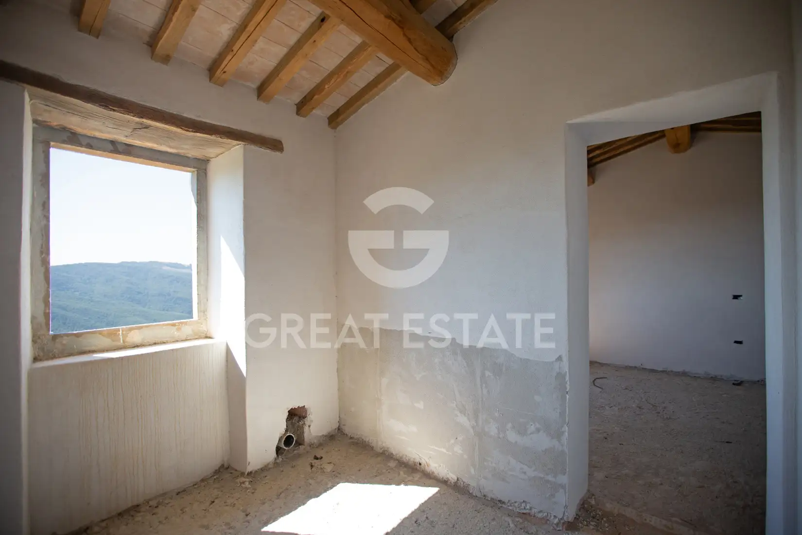 House 480m² in Italy, Perugia. Priced at 1900000€ rent photo-11