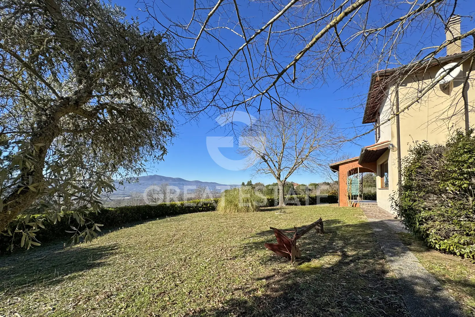 House 415m² in Italy, Perugia. Priced at 500000€ rent photo-1