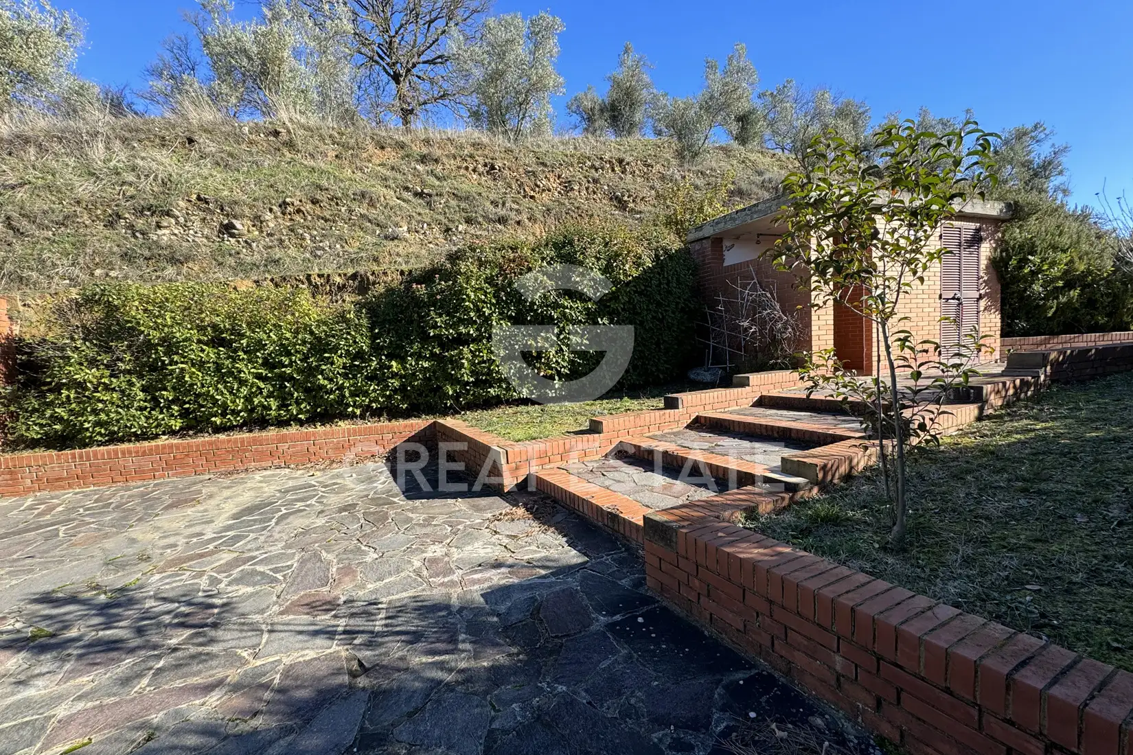 House 415m² in Italy, Perugia. Priced at 500000€ rent photo-13