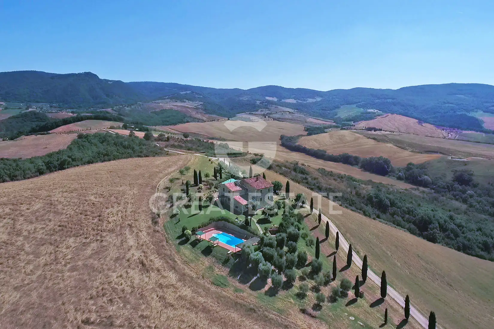 House 458m² in Italy, Siena. Priced at 3200000€ rent photo-3