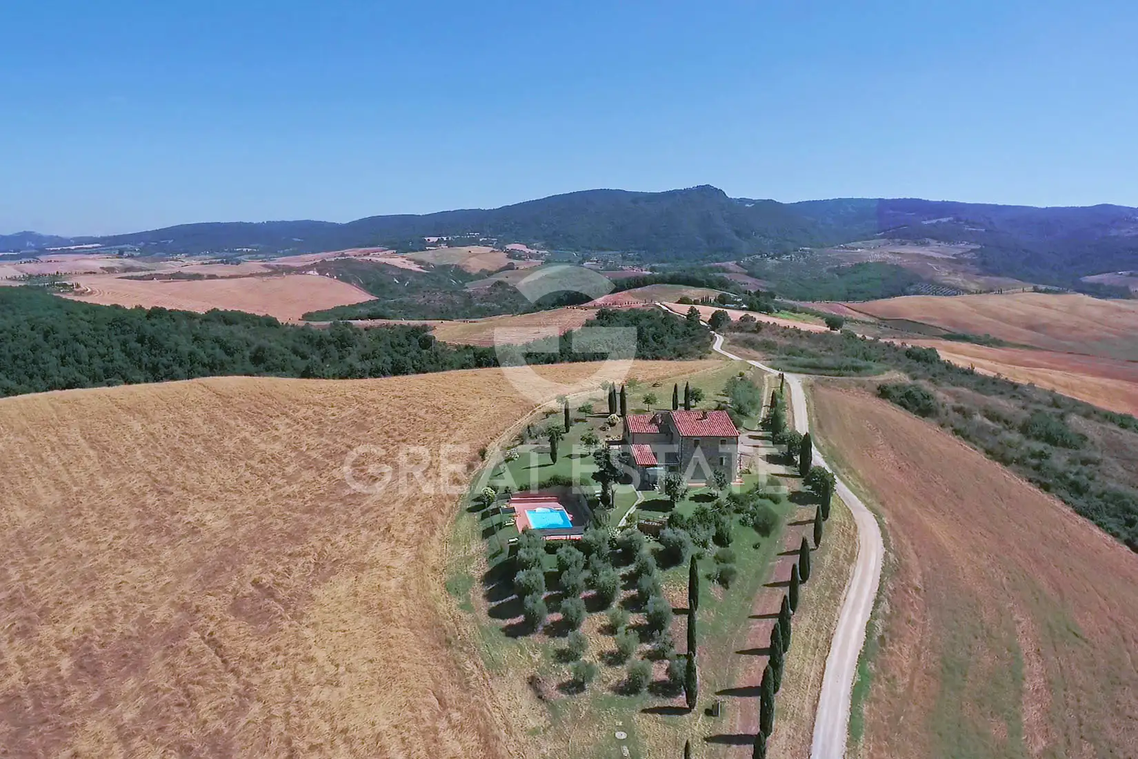 House 458m² in Italy, Siena. Priced at 3200000€ rent photo-5