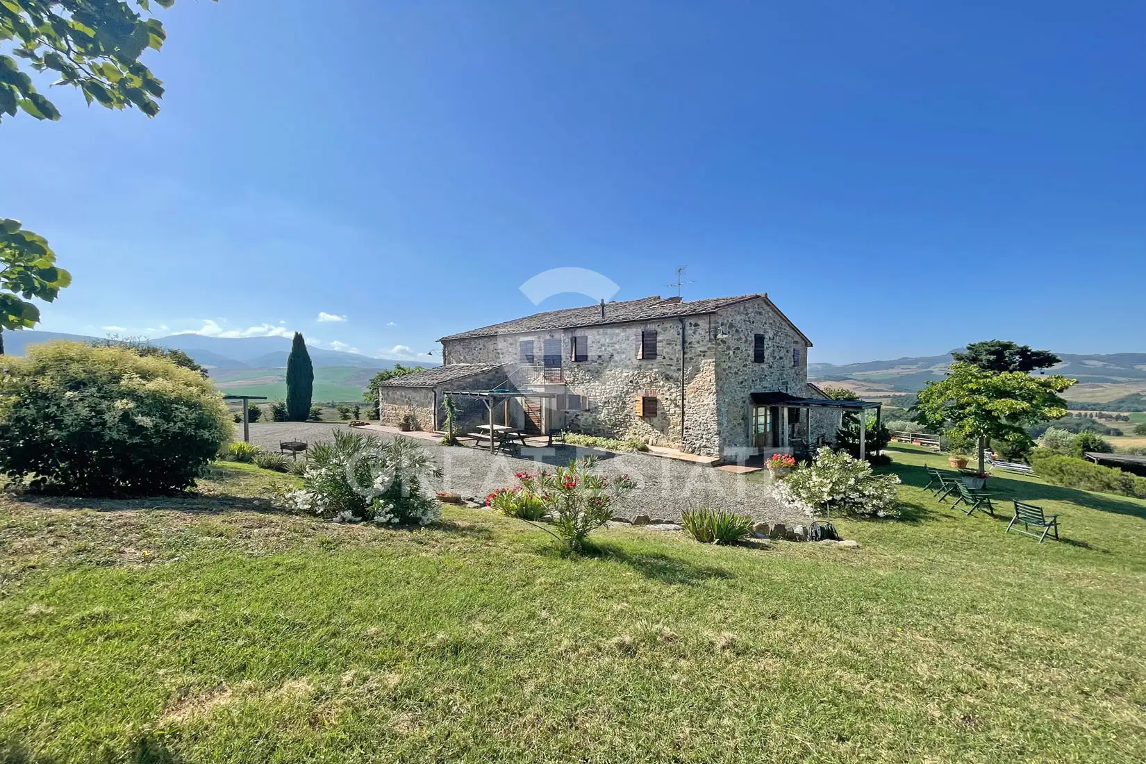 House 458m² in Italy, Siena. Priced at 3200000€ rent photo-15