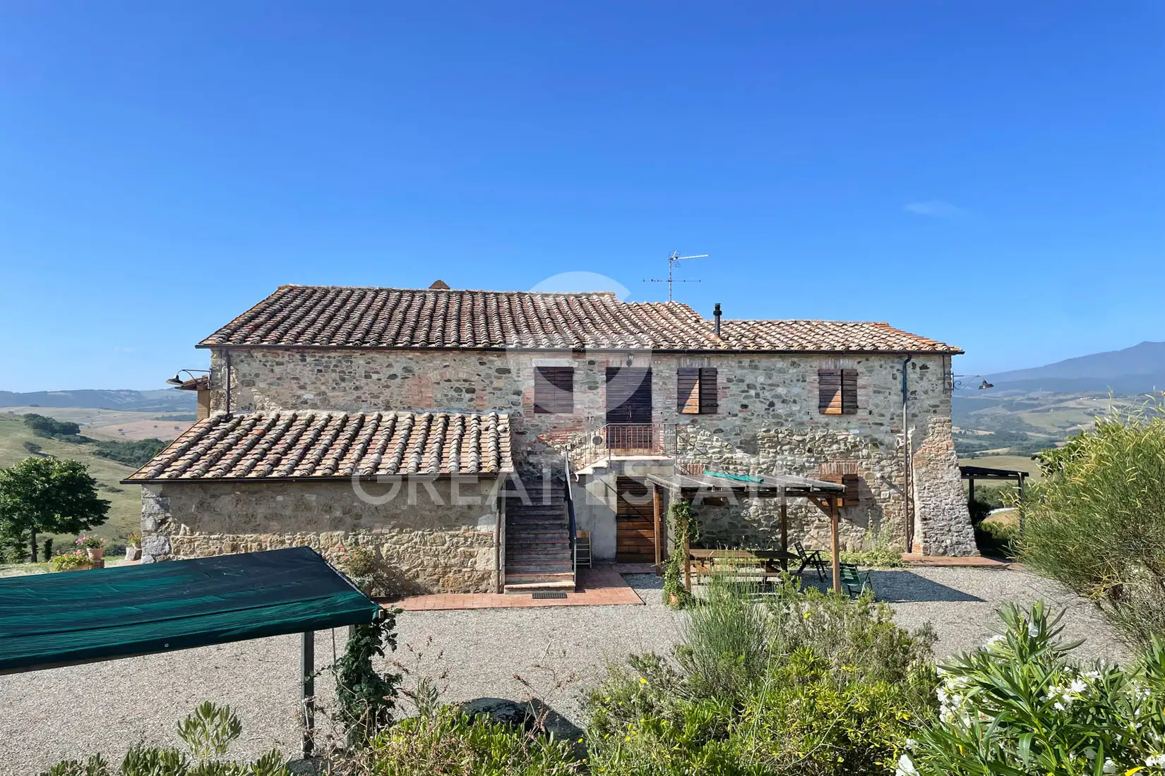 House 458m² in Italy, Siena. Priced at 3200000€ rent photo-11