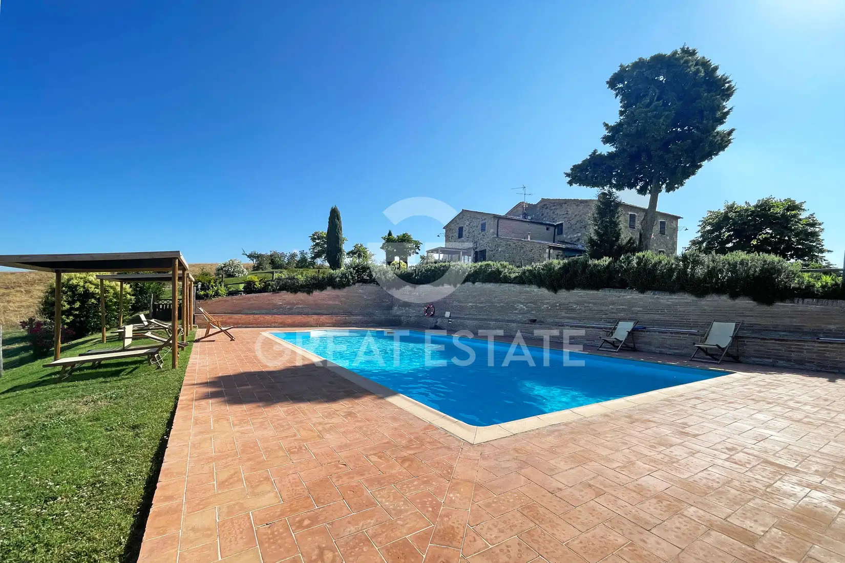 House 458m² in Italy, Siena. Priced at 3200000€ rent photo-15
