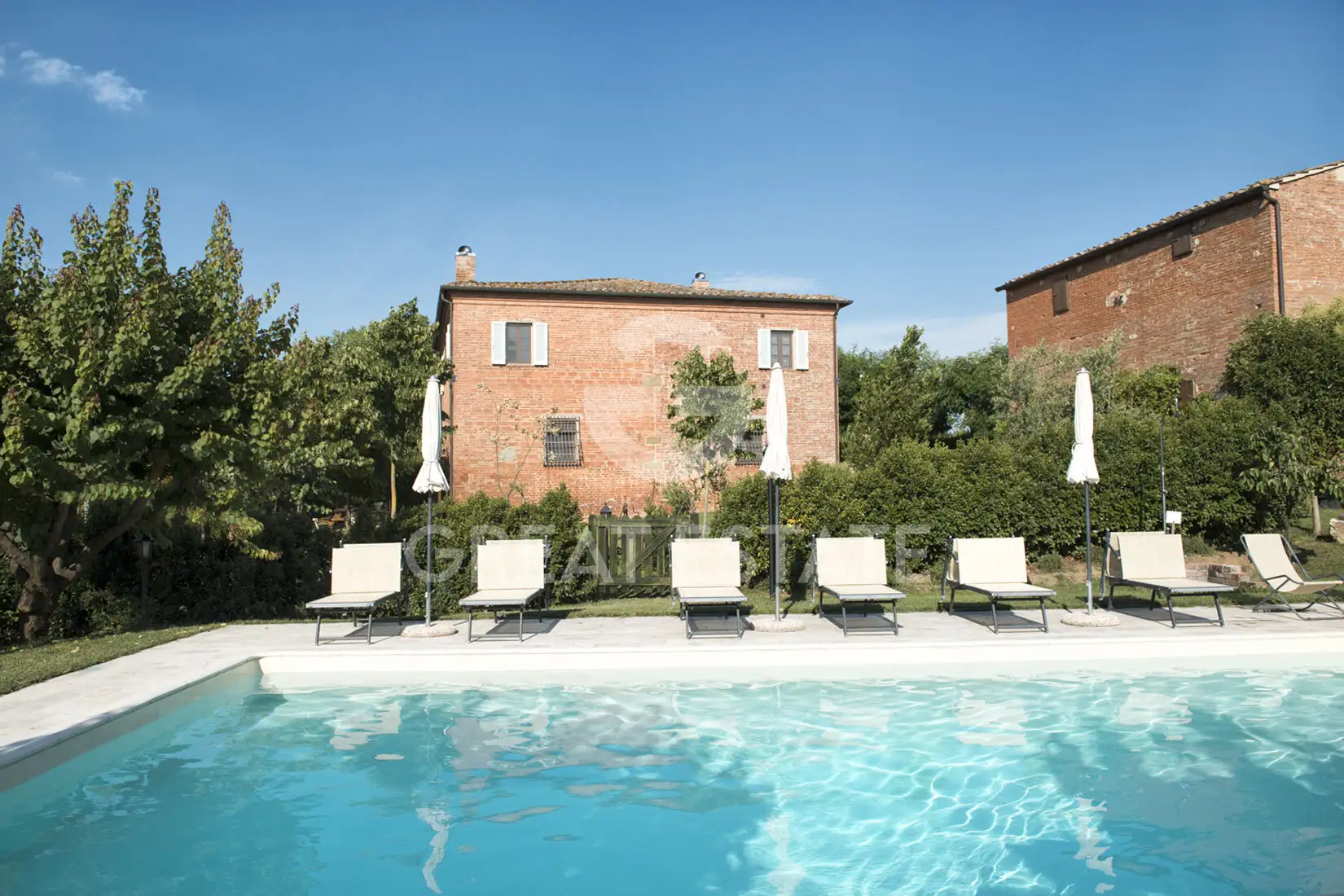 House 440m² in Italy, Siena. Priced at 790000€ rent photo-6