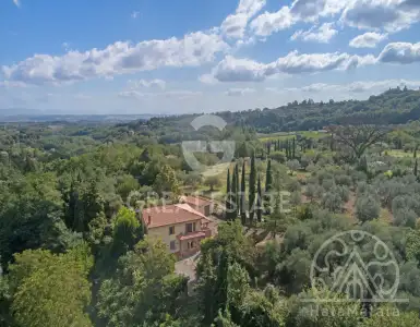 Buy in Italy for 550000€
