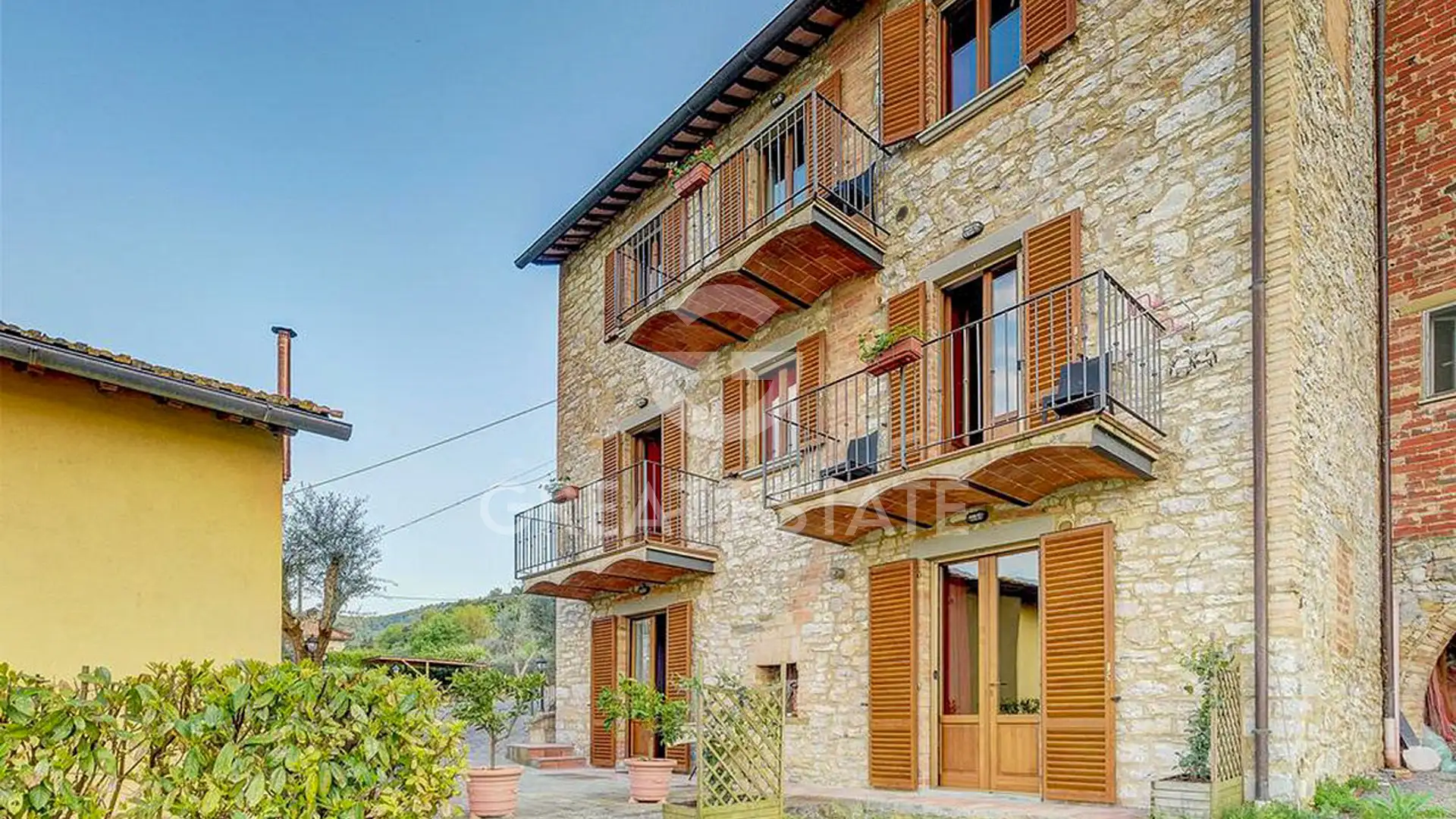 House 362m² in Italy, Perugia. Priced at 570000€ rent photo-5