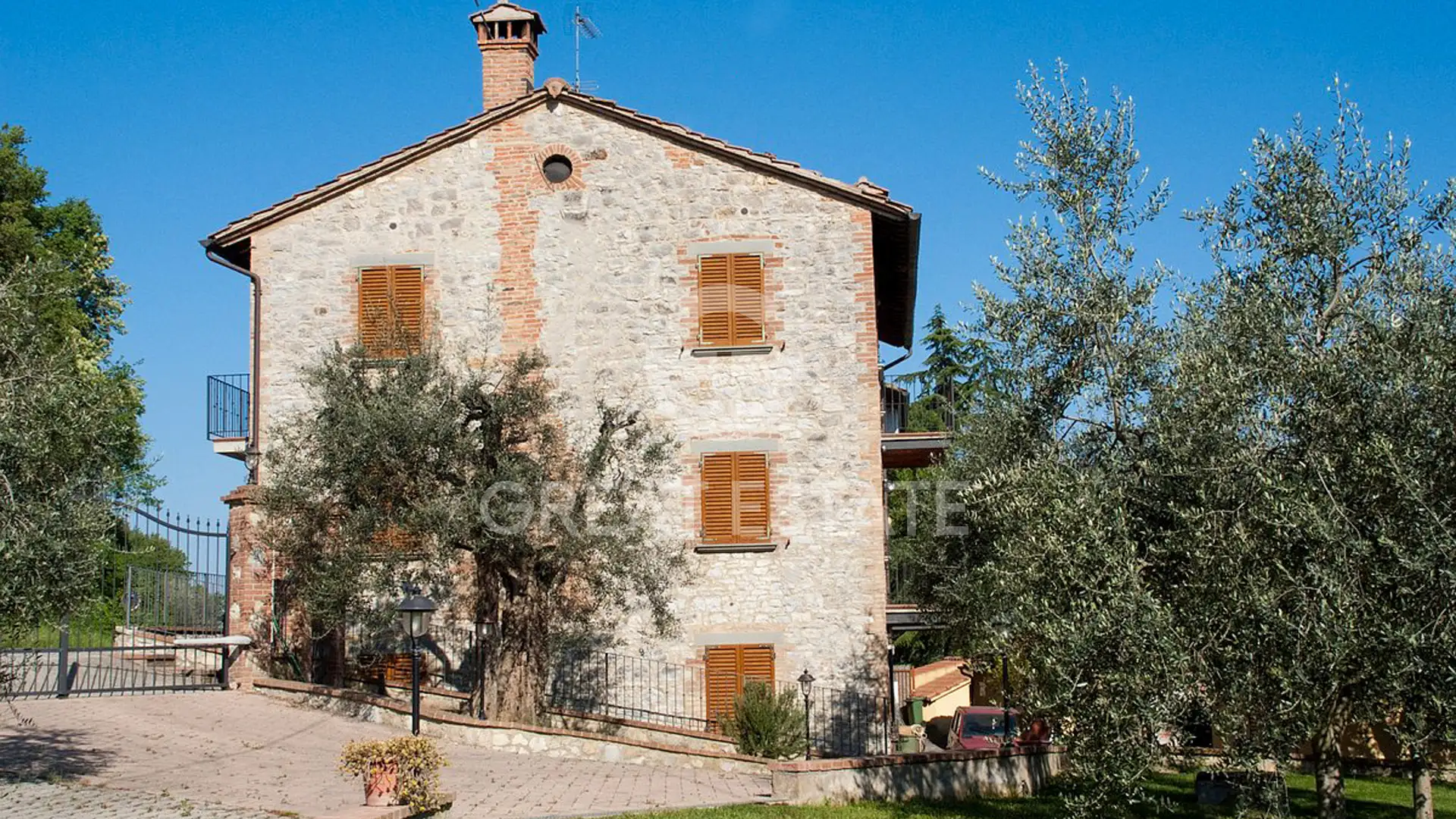 House 362m² in Italy, Perugia. Priced at 570000€ rent photo-6
