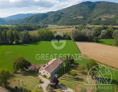 Buy in Italy for 895000€