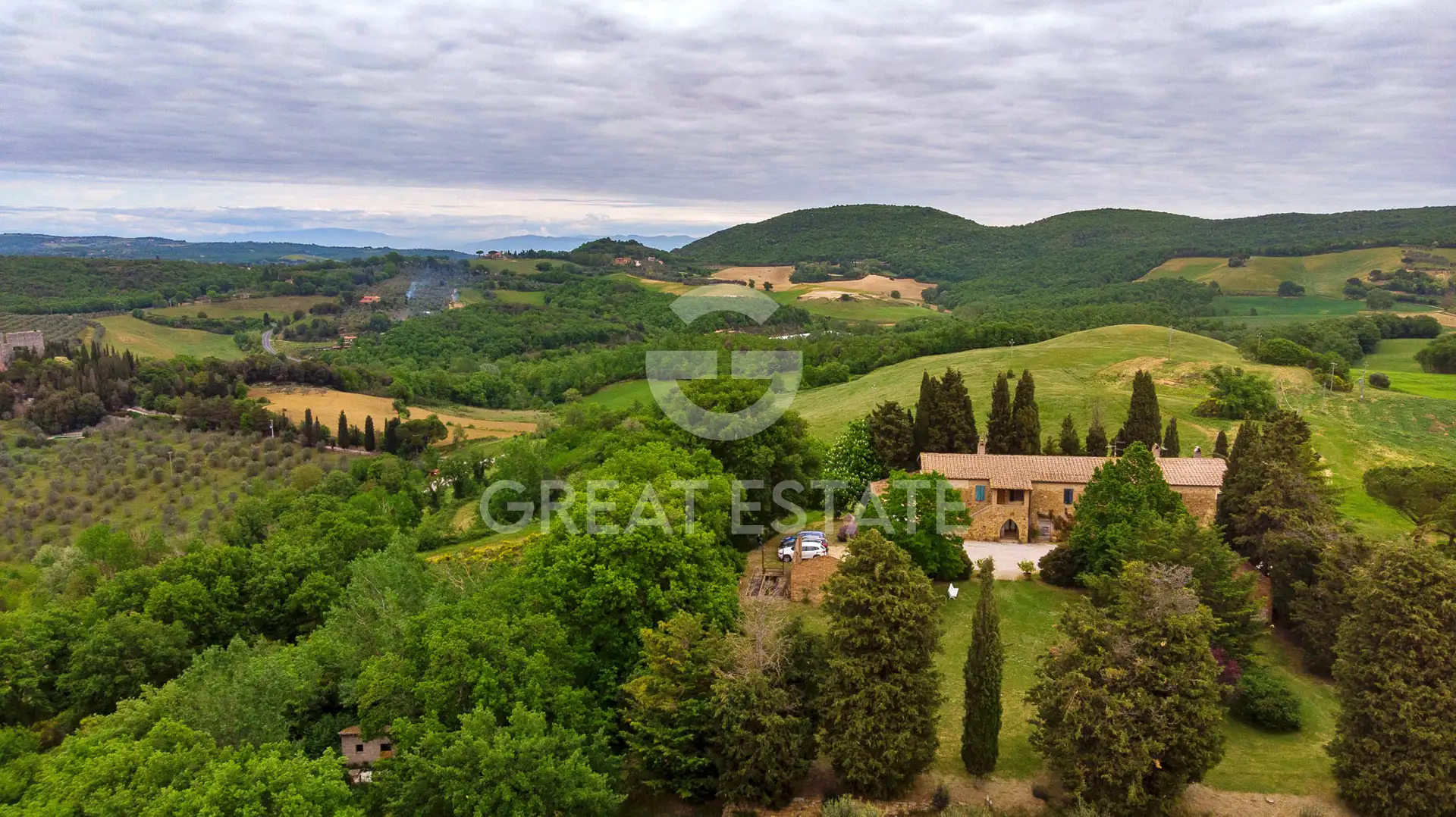 House 600m² in Italy, Siena. Priced at 1900000€ rent photo-10