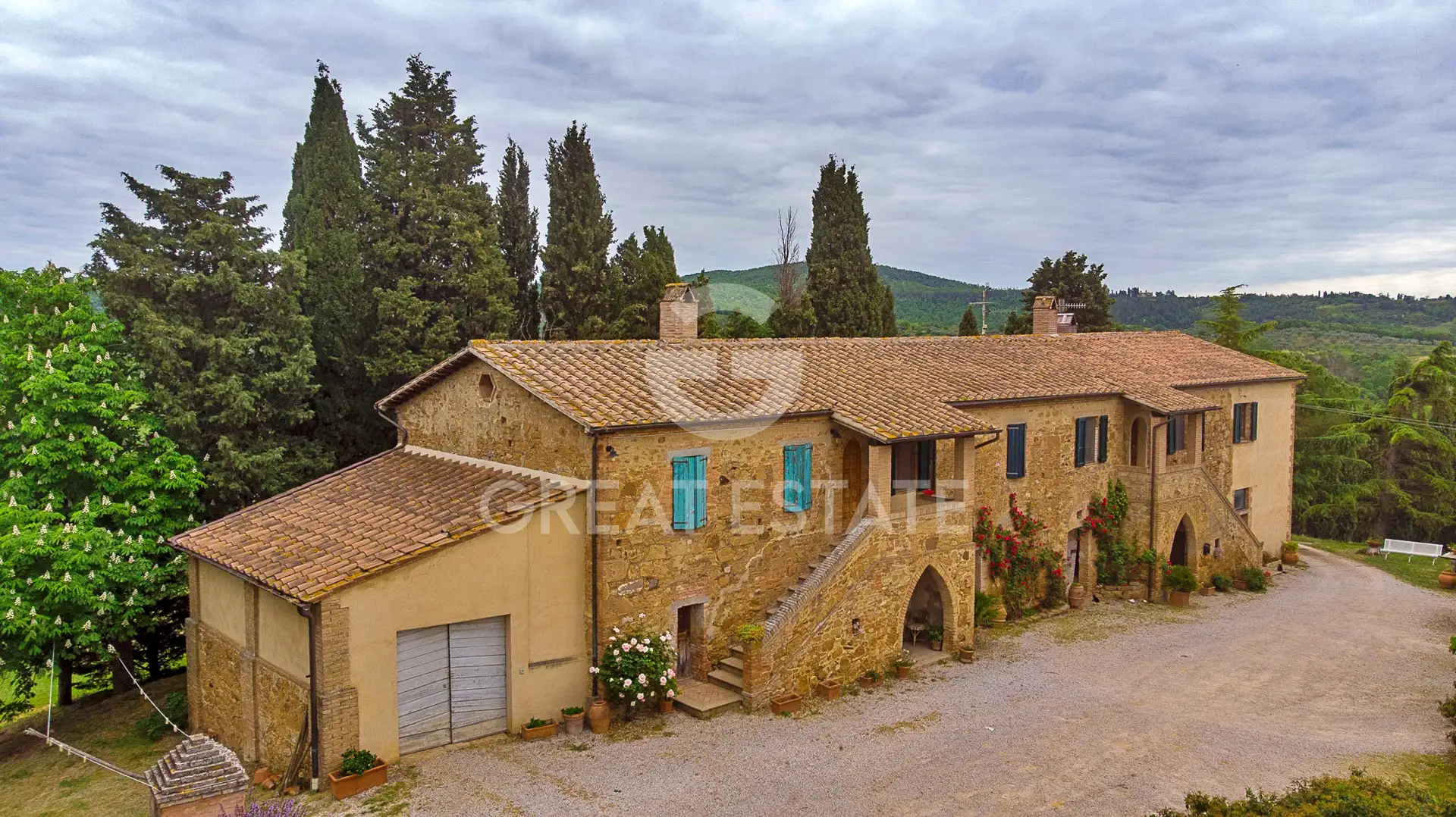 House 600m² in Italy, Siena. Priced at 1900000€ rent photo-7