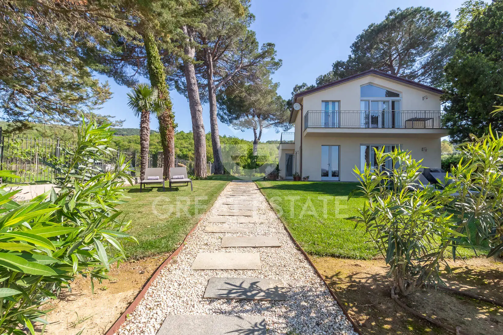 House 190m² in Italy, Perugia. Priced at 780000€ rent photo-3
