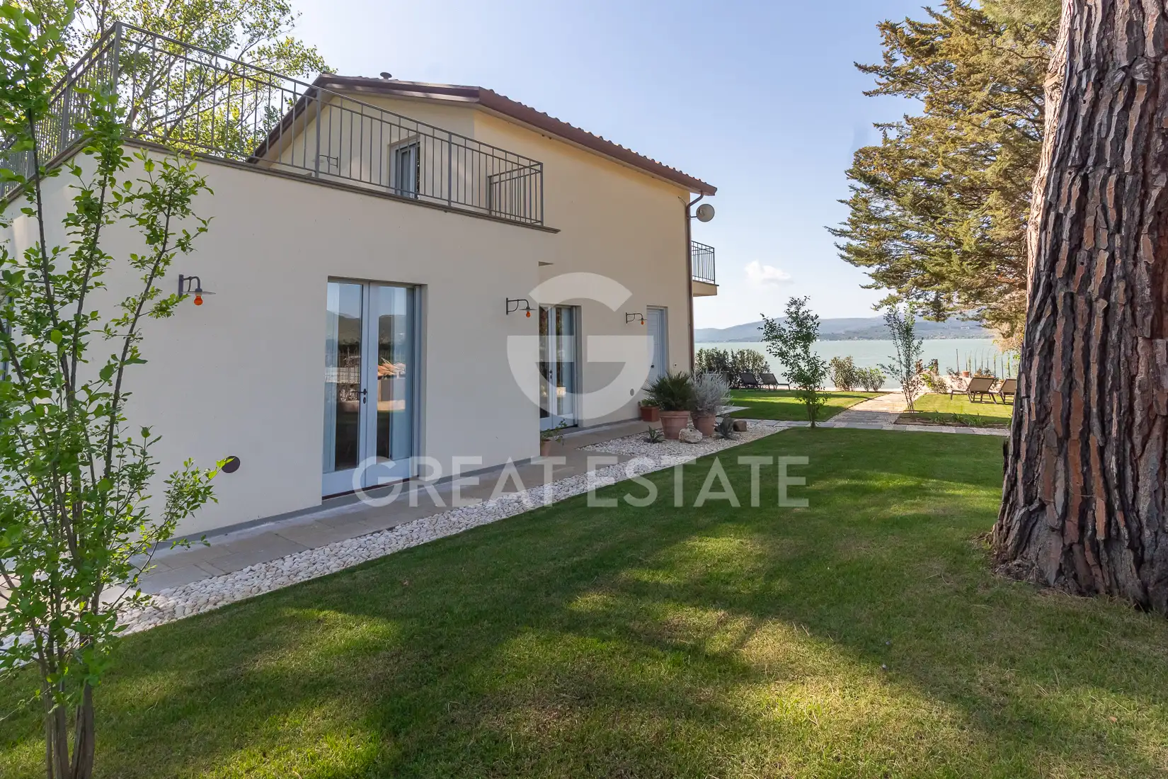 House 190m² in Italy, Perugia. Priced at 780000€ rent photo-8