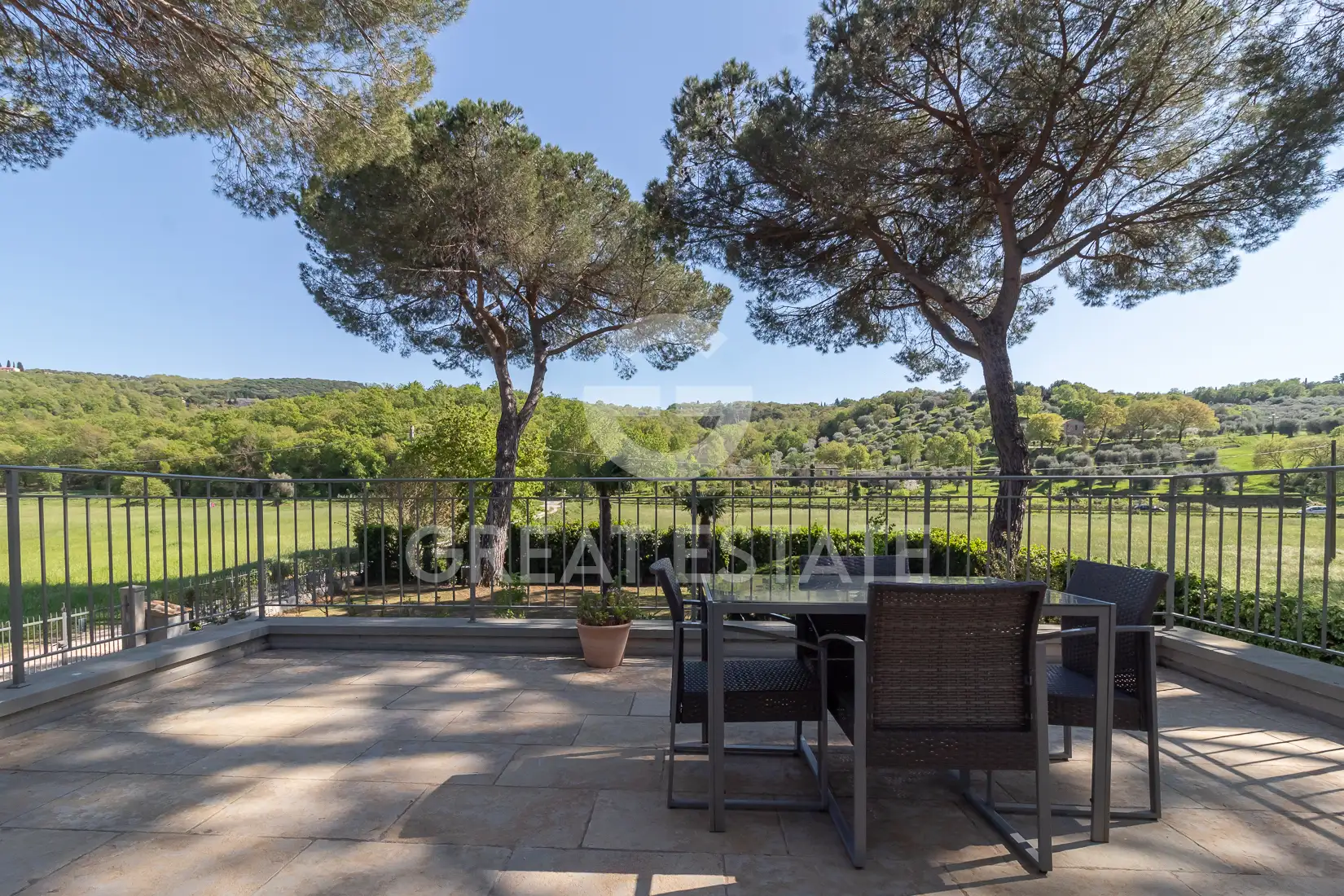 House 190m² in Italy, Perugia. Priced at 780000€ rent photo-12
