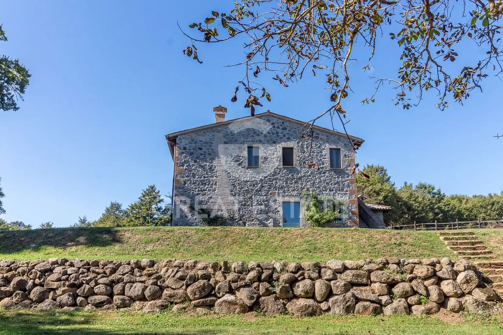 House 447m² in Italy, Terney. Priced at 1100000€ rent photo-2