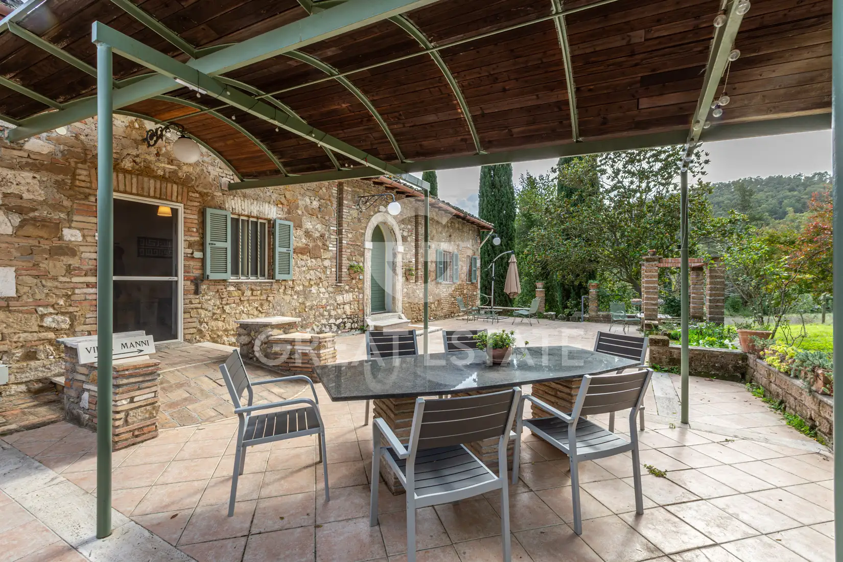 House 606m² in Italy, Viterbo. Priced at 995000€ rent photo-11