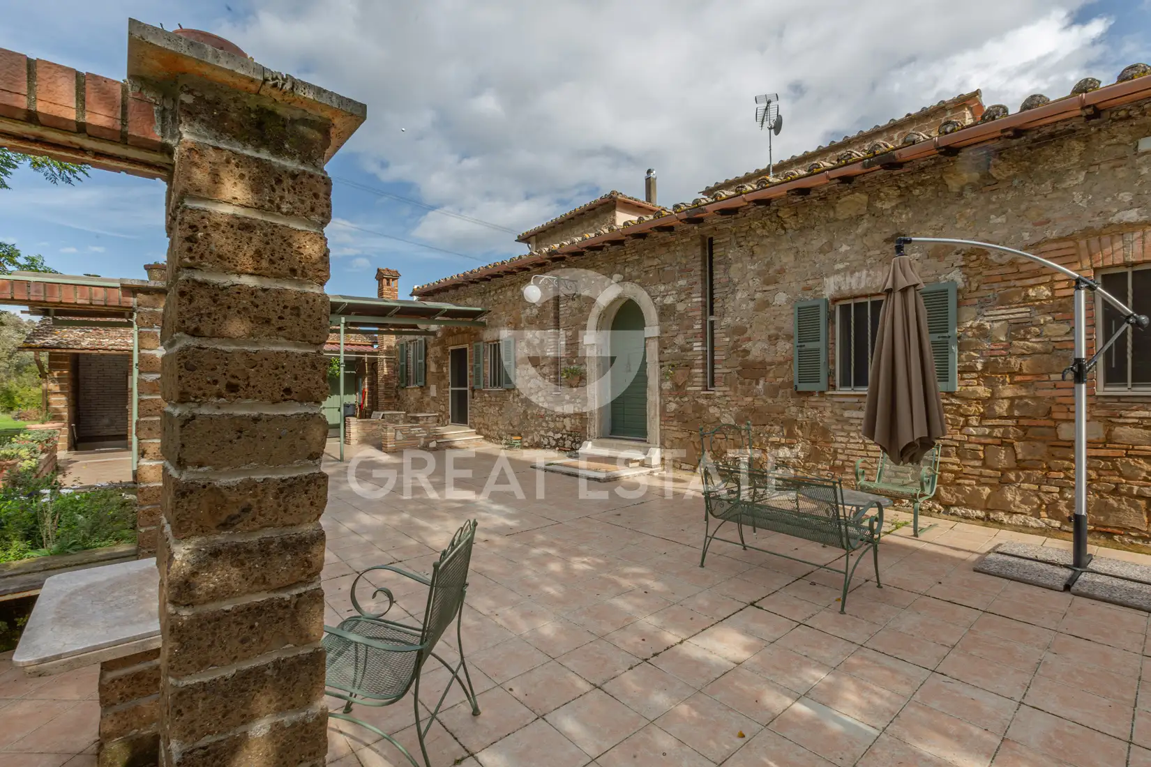 House 606m² in Italy, Viterbo. Priced at 995000€ rent photo-9