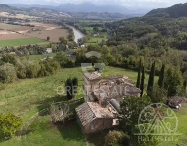 Buy in Italy for 995000€