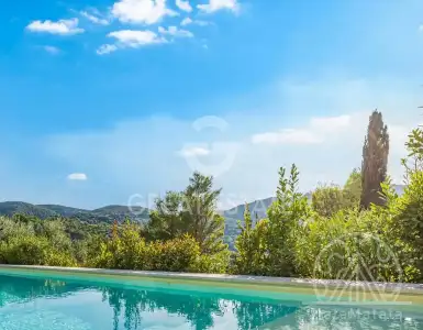 Buy in Italy for 1700000€