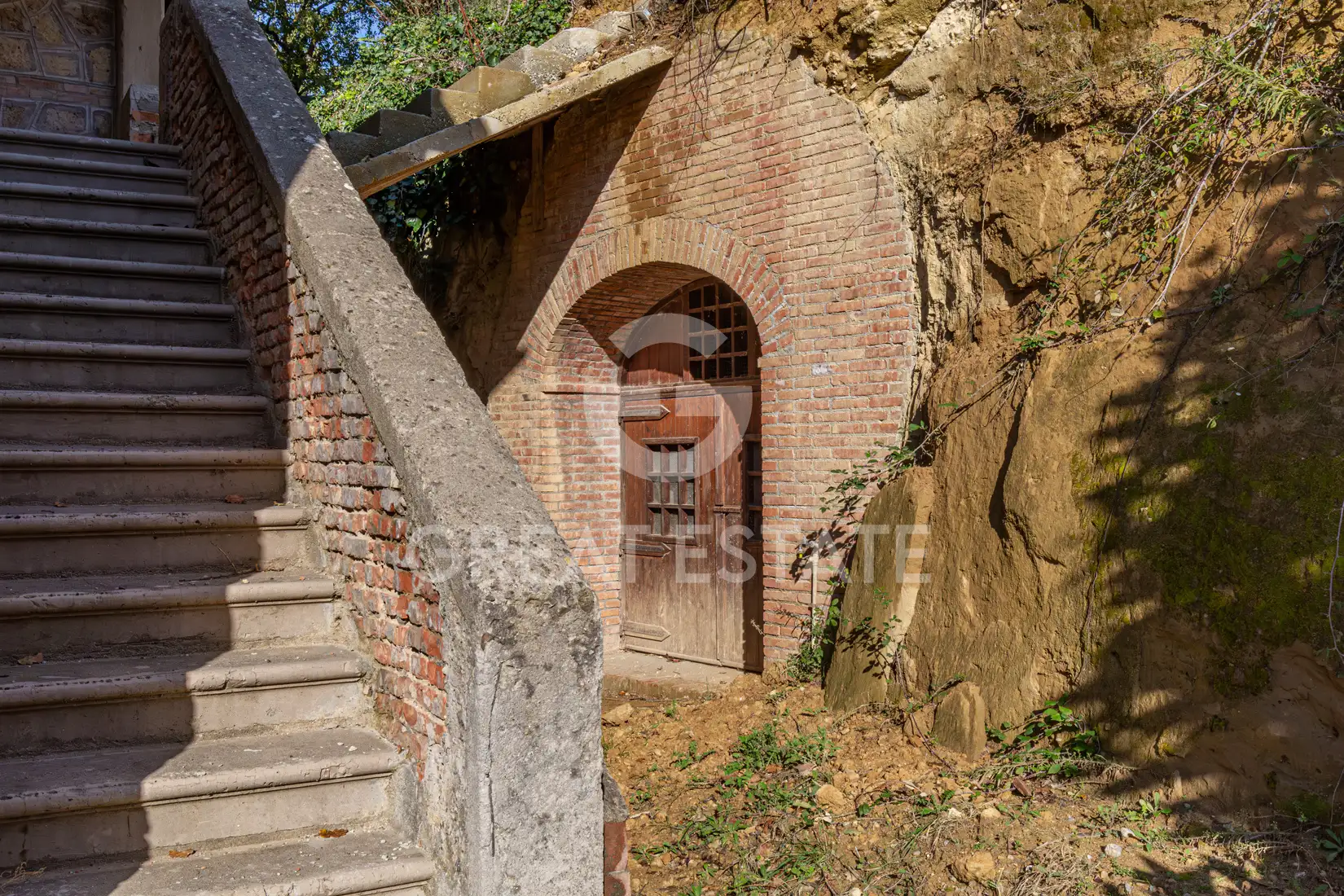 House 922m² in Italy, Siena. Priced at 850000€ rent photo-7