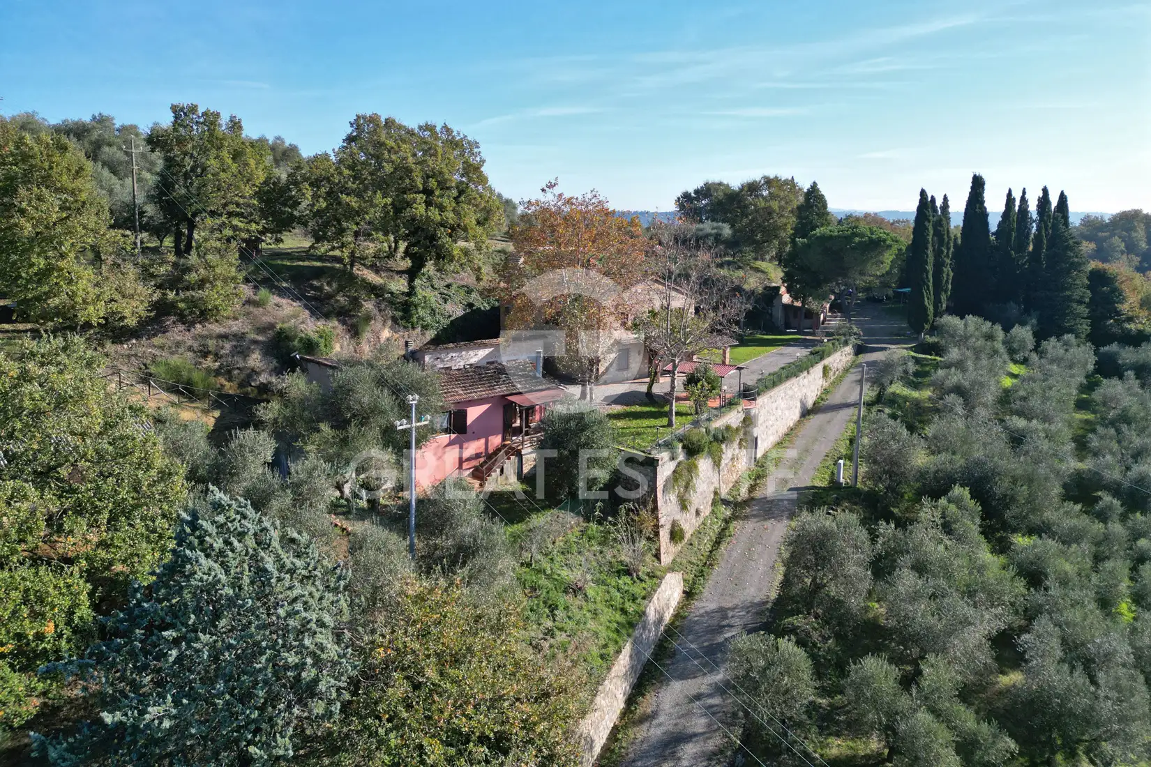 House 922m² in Italy, Siena. Priced at 850000€ rent photo-12