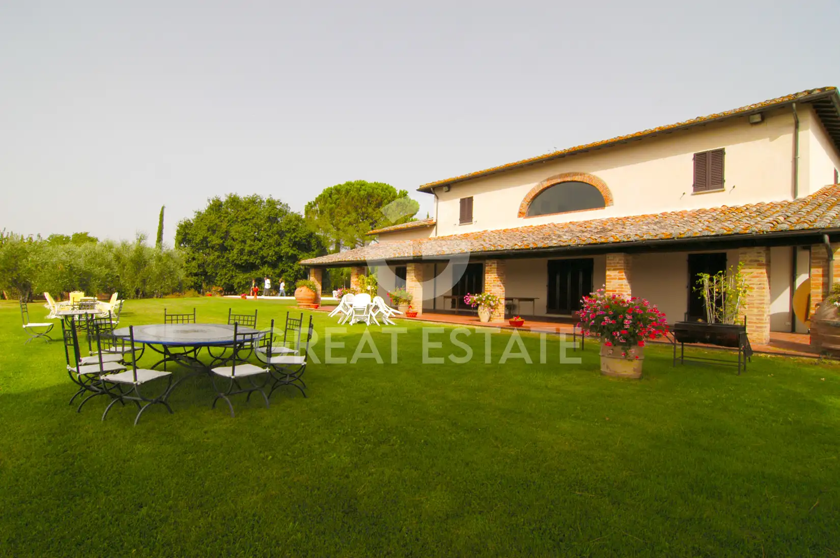 House 858m² in Italy, Perugia. Priced at 1950000€ rent photo-5