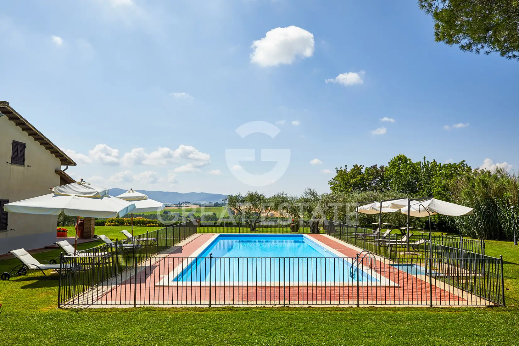 House 858m² in Italy, Perugia. Priced at 1950000€ rent photo-8