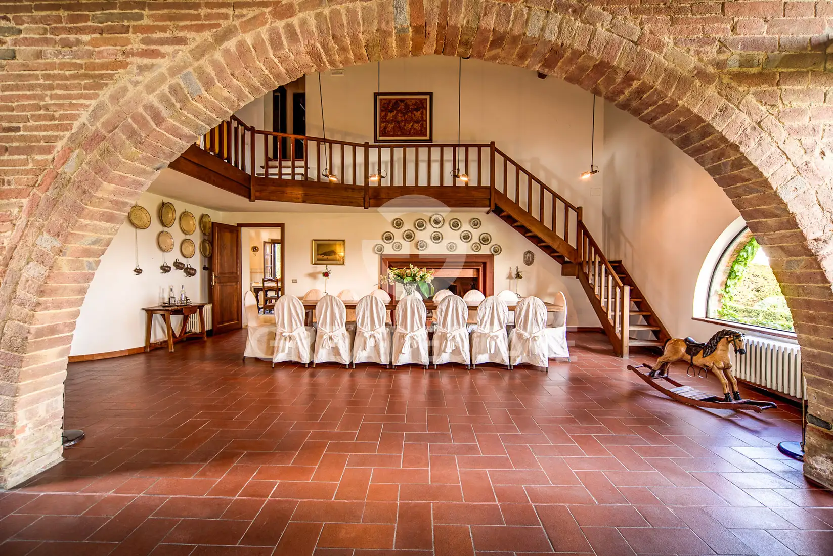 House 858m² in Italy, Perugia. Priced at 1950000€ rent photo-13