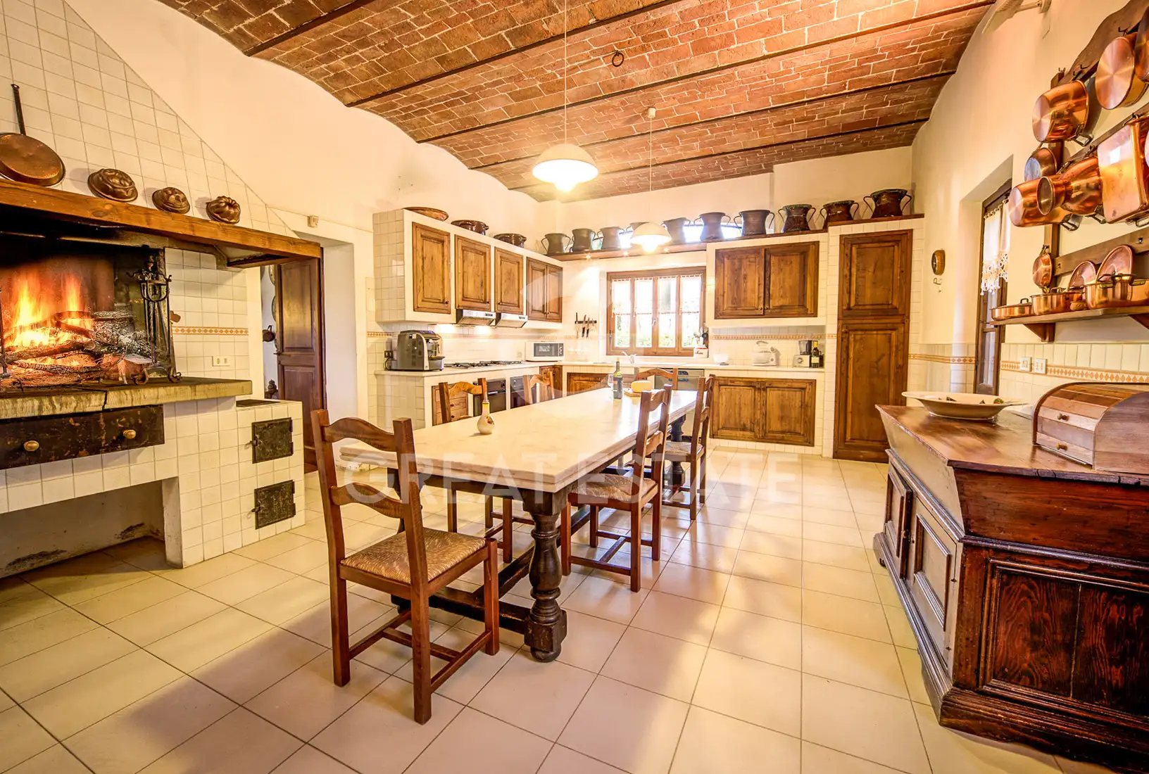House 858m² in Italy, Perugia. Priced at 1950000€ rent photo-15