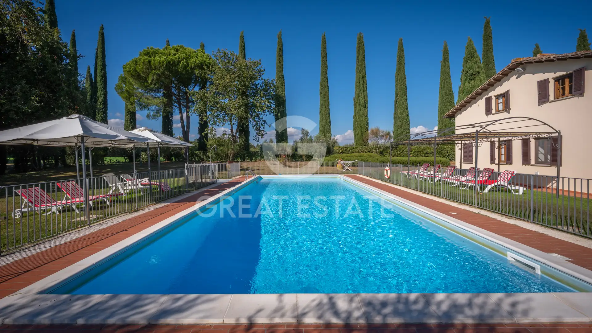 House 858m² in Italy, Perugia. Priced at 1950000€ rent photo-6