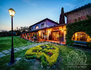 Buy in Italy for 1950000€