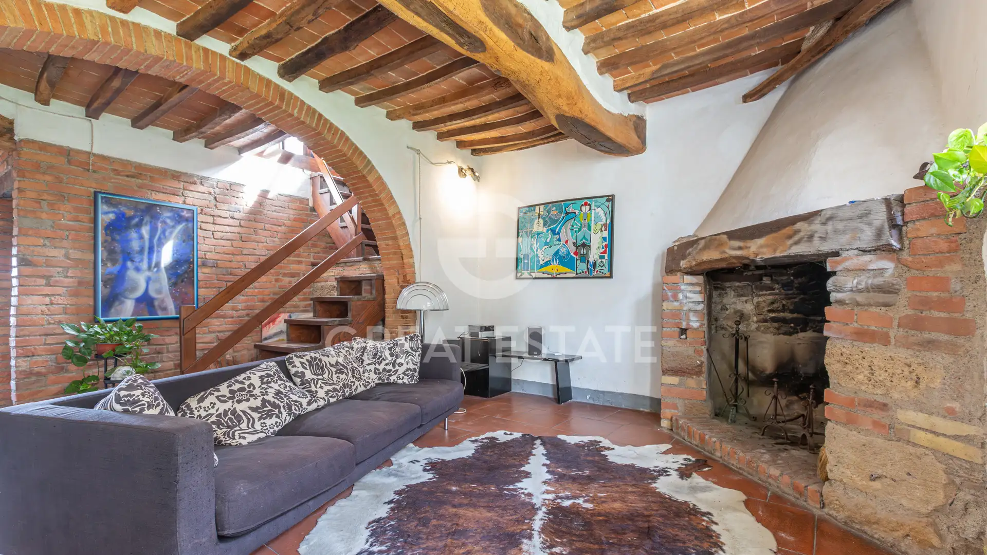 House 586m² in Italy, Siena. Priced at 1200000€ rent photo-11