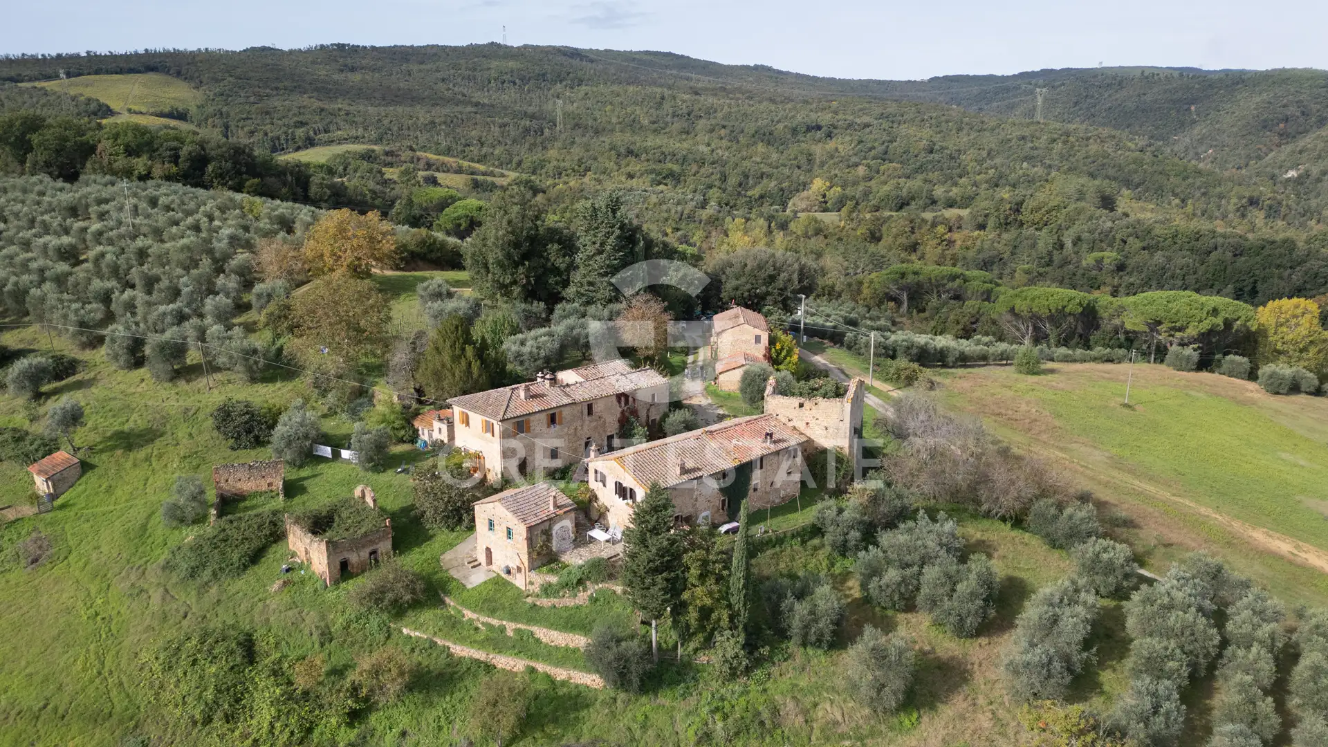 House 1484m² in Italy, Siena. Priced at 2750000€ rent photo-2