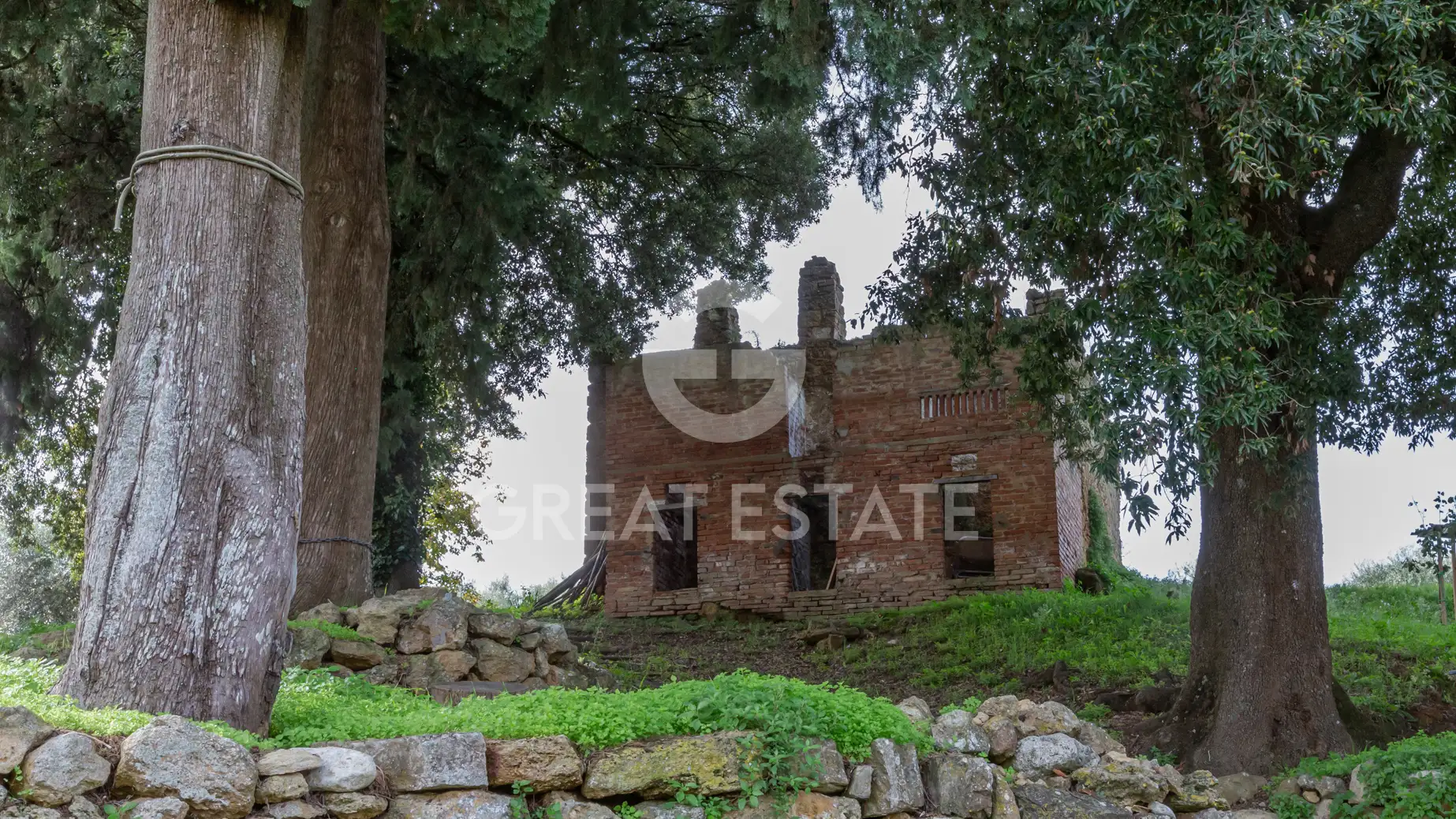 House 1484m² in Italy, Siena. Priced at 2750000€ rent photo-1