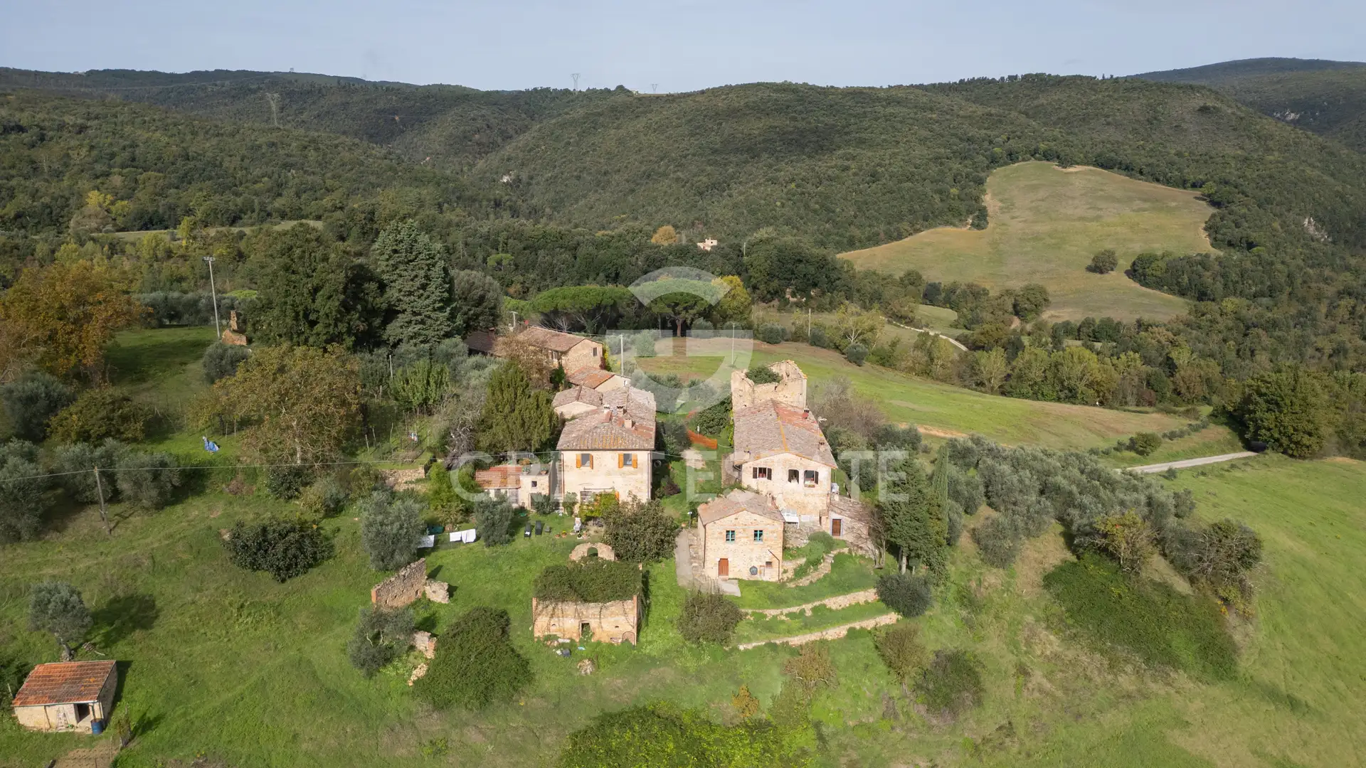 House 1484m² in Italy, Siena. Priced at 2750000€ rent photo-10