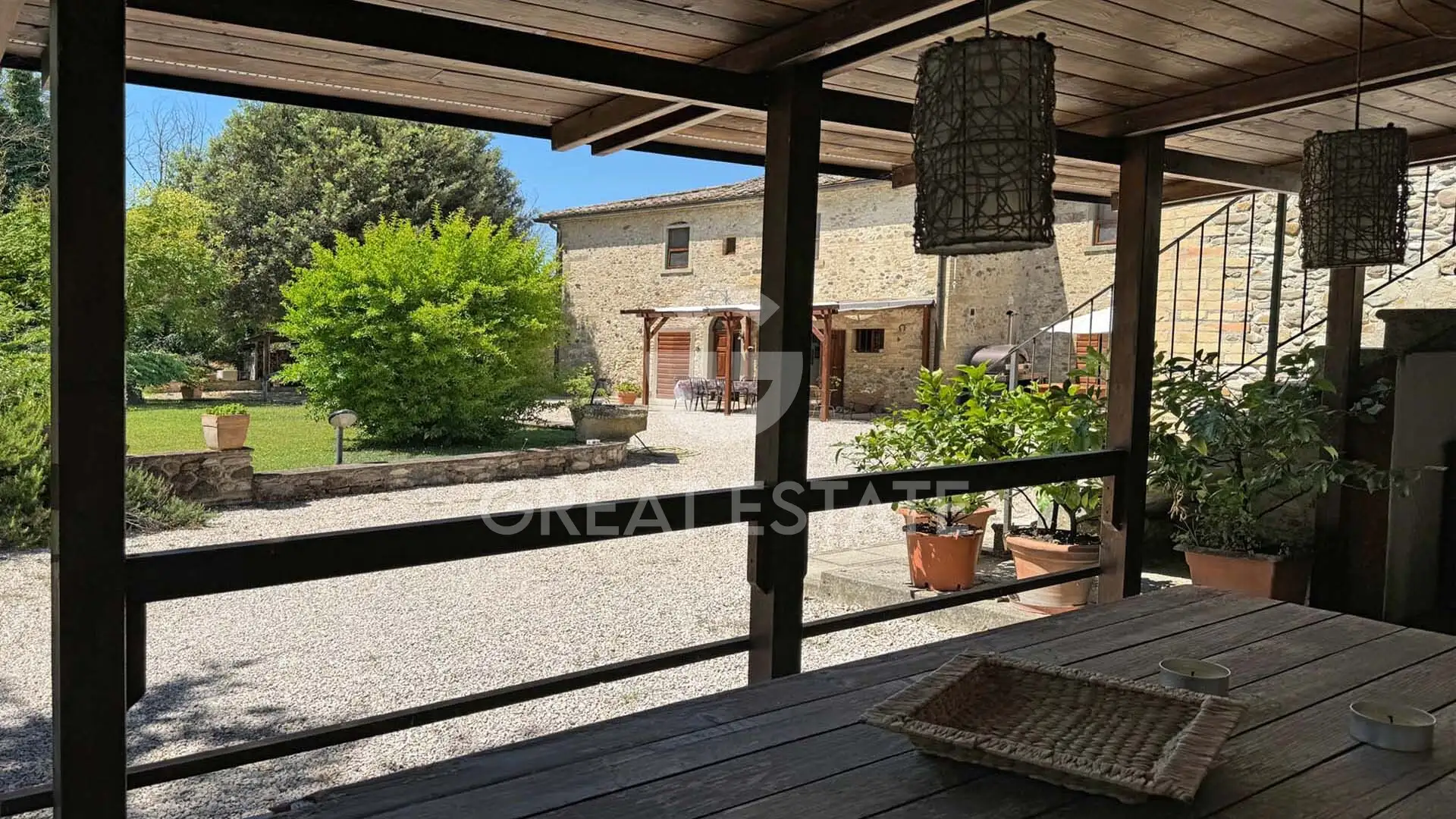 House 535m² in Italy, Arezzo. Priced at 1350000€ rent photo-3