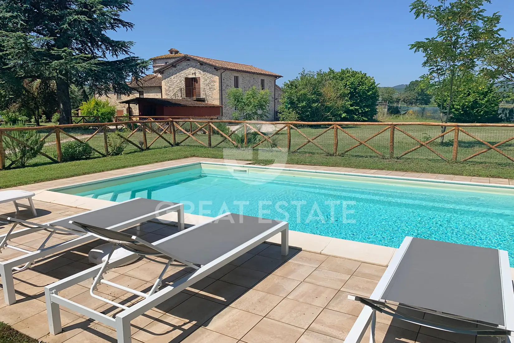 House 535m² in Italy, Arezzo. Priced at 1350000€ rent photo-13