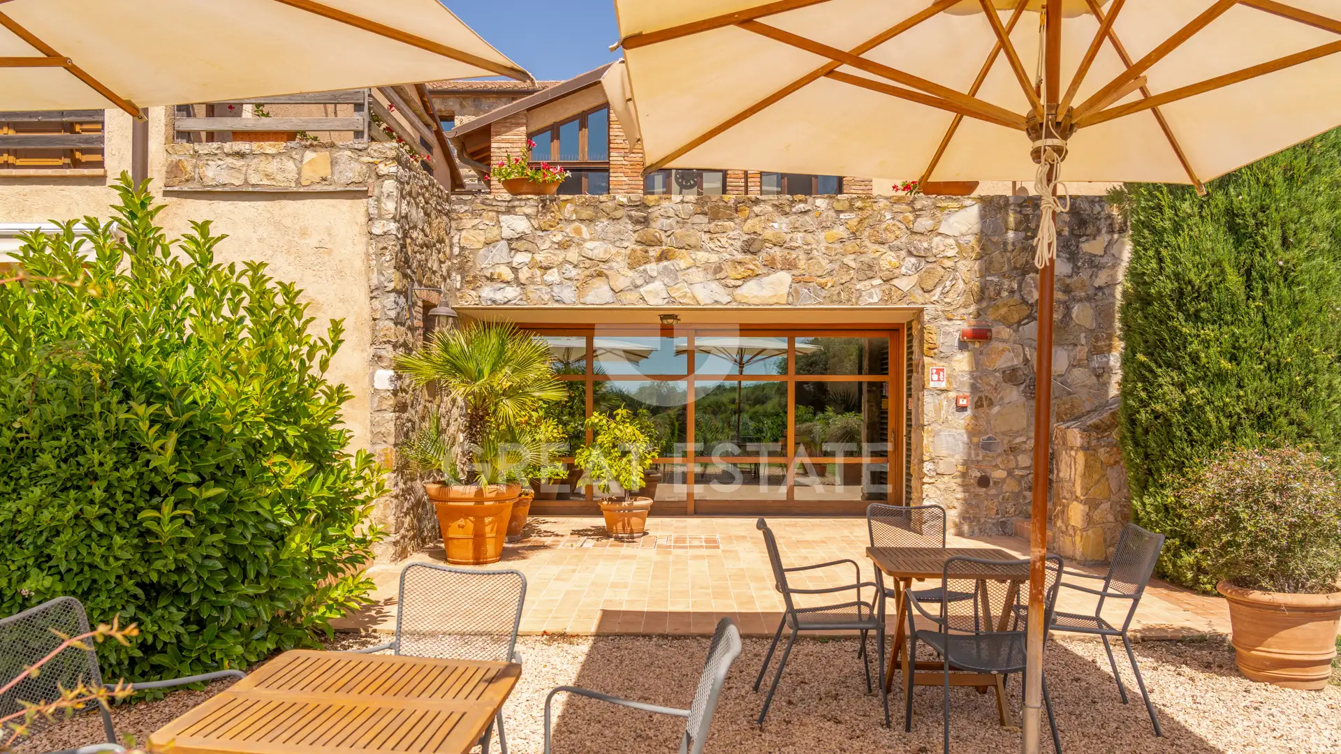 House 815m² in Italy, Grosseto. Priced at 3400000€ rent photo-11