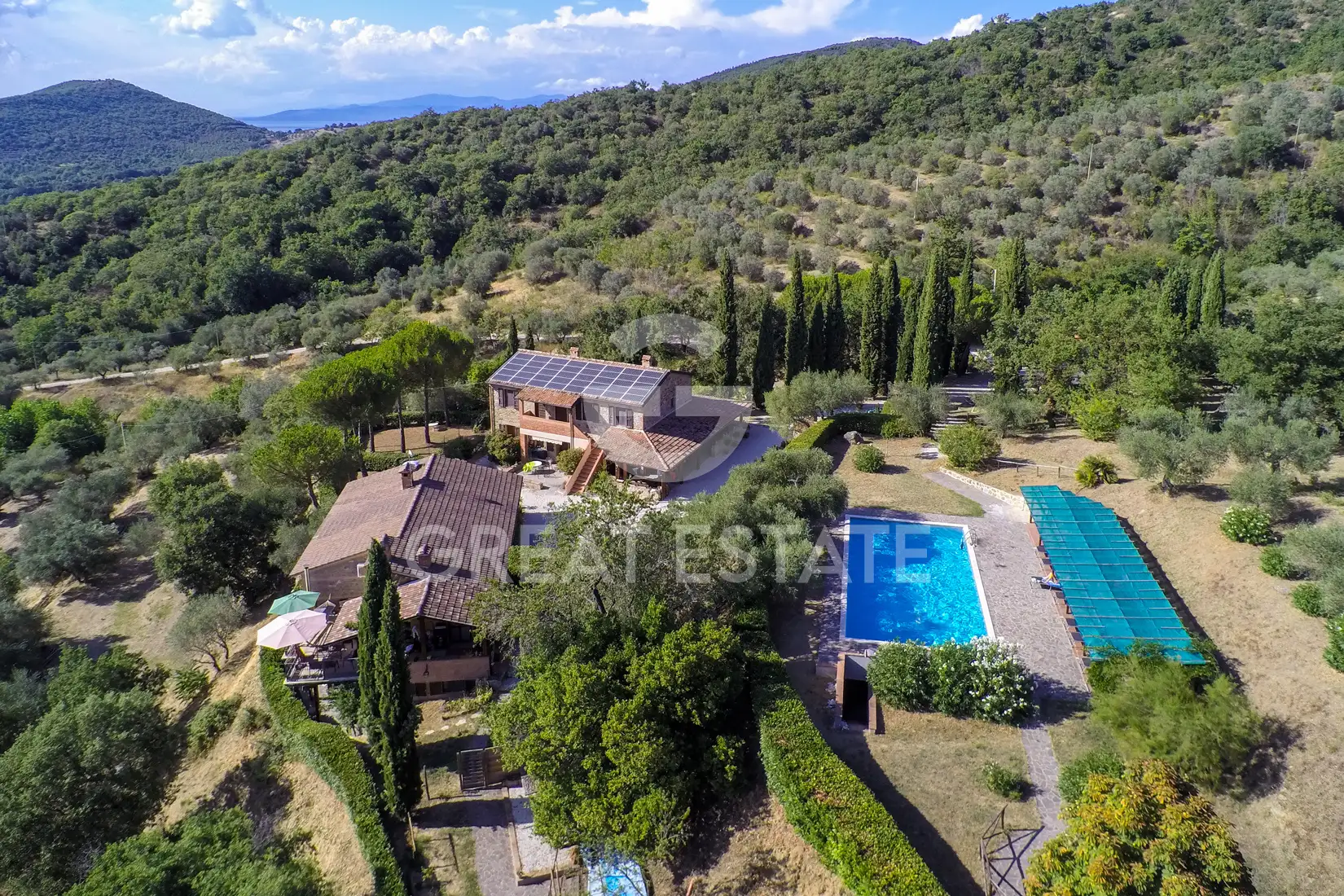 House 609m² in Italy, Perugia. Priced at 1250000€ rent photo-1