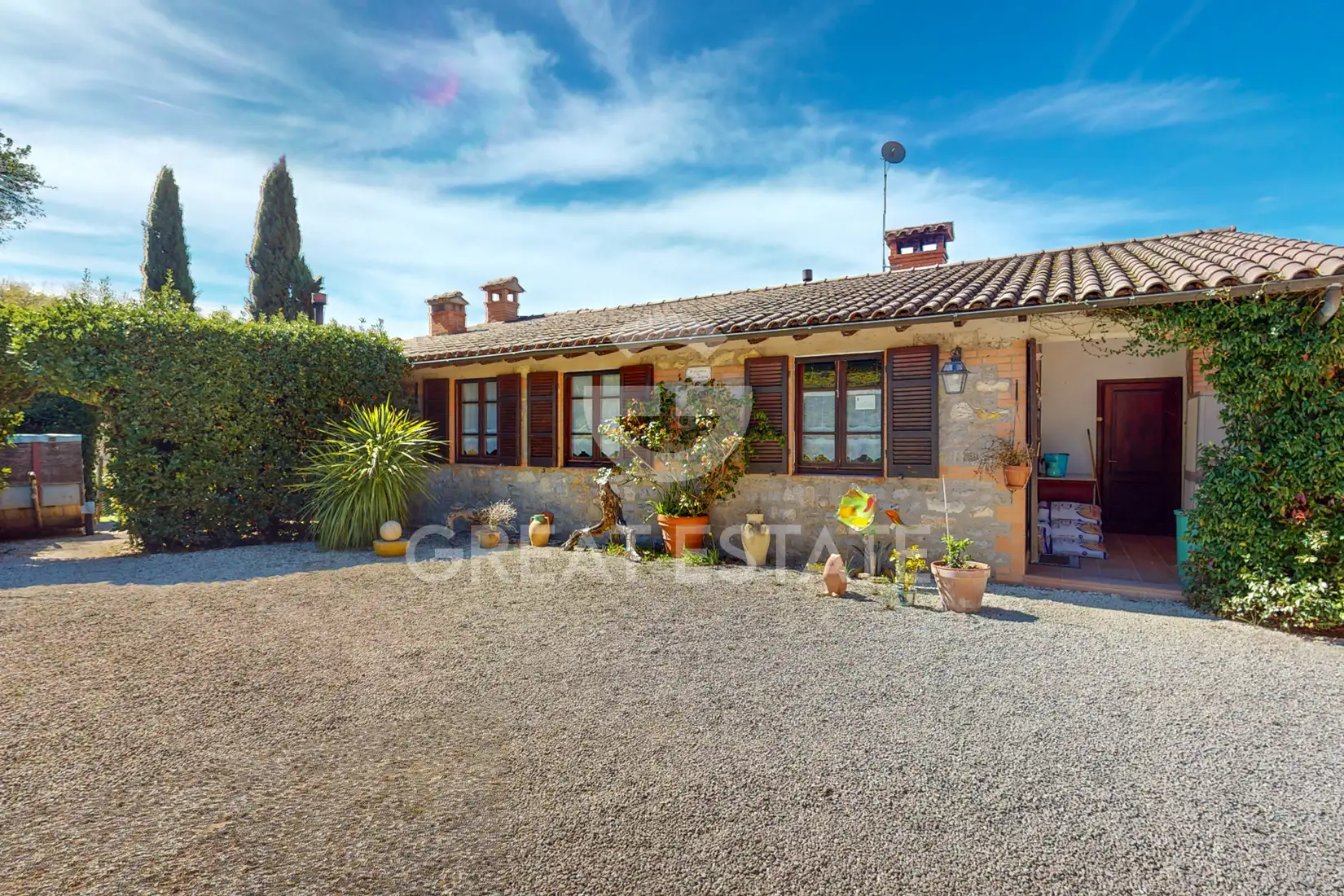 House 609m² in Italy, Perugia. Priced at 1250000€ rent photo-10