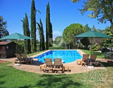 Buy in Italy for 780000€