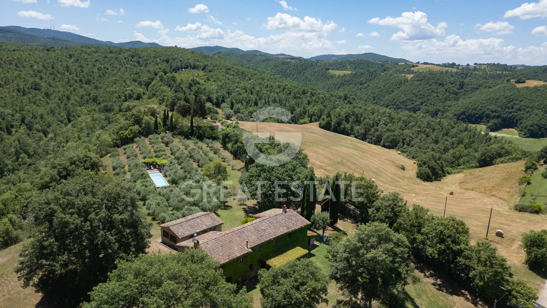 House 400m² in Italy, Terney. Priced at 780000€ rent photo-2