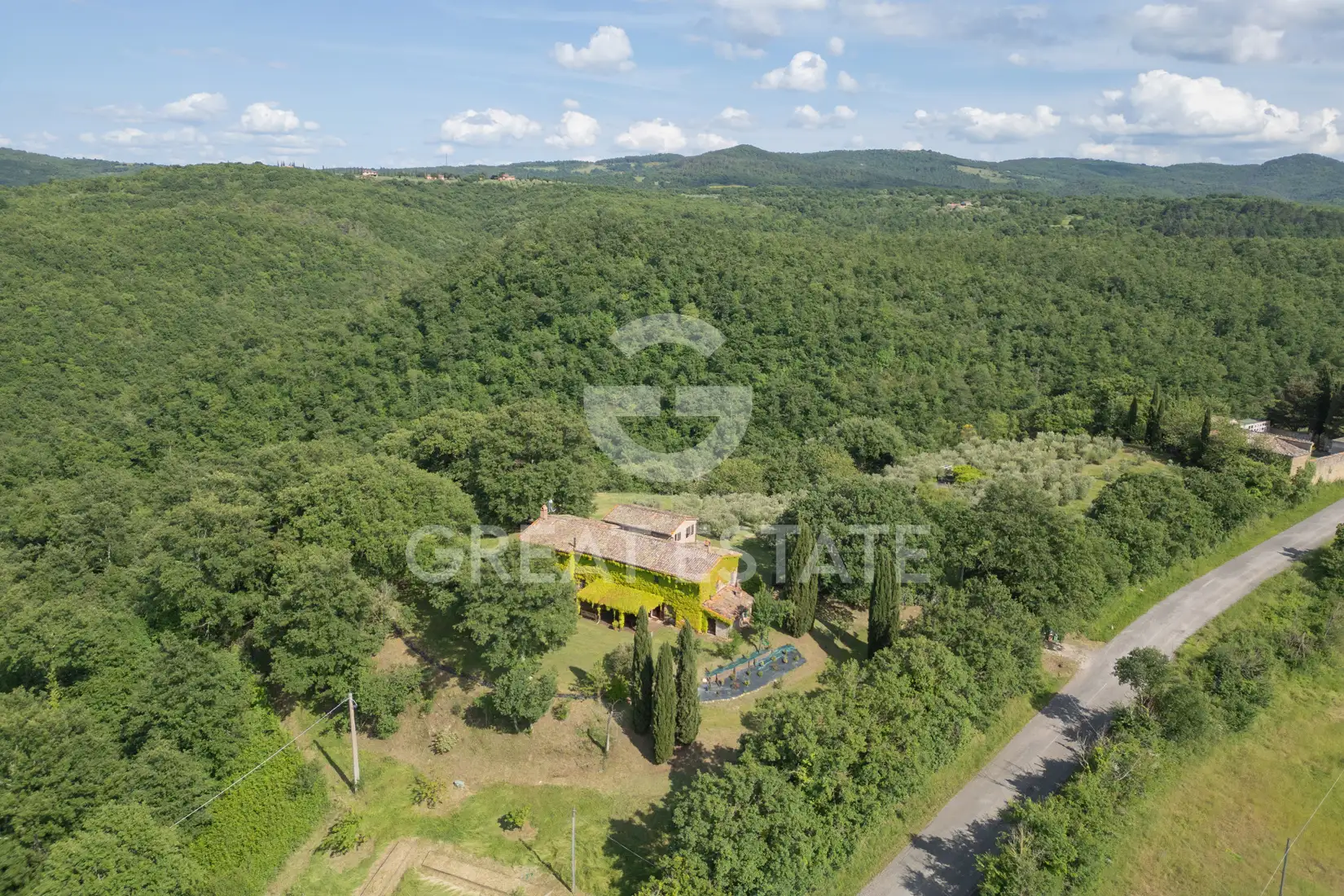 House 400m² in Italy, Terney. Priced at 780000€ rent photo-4