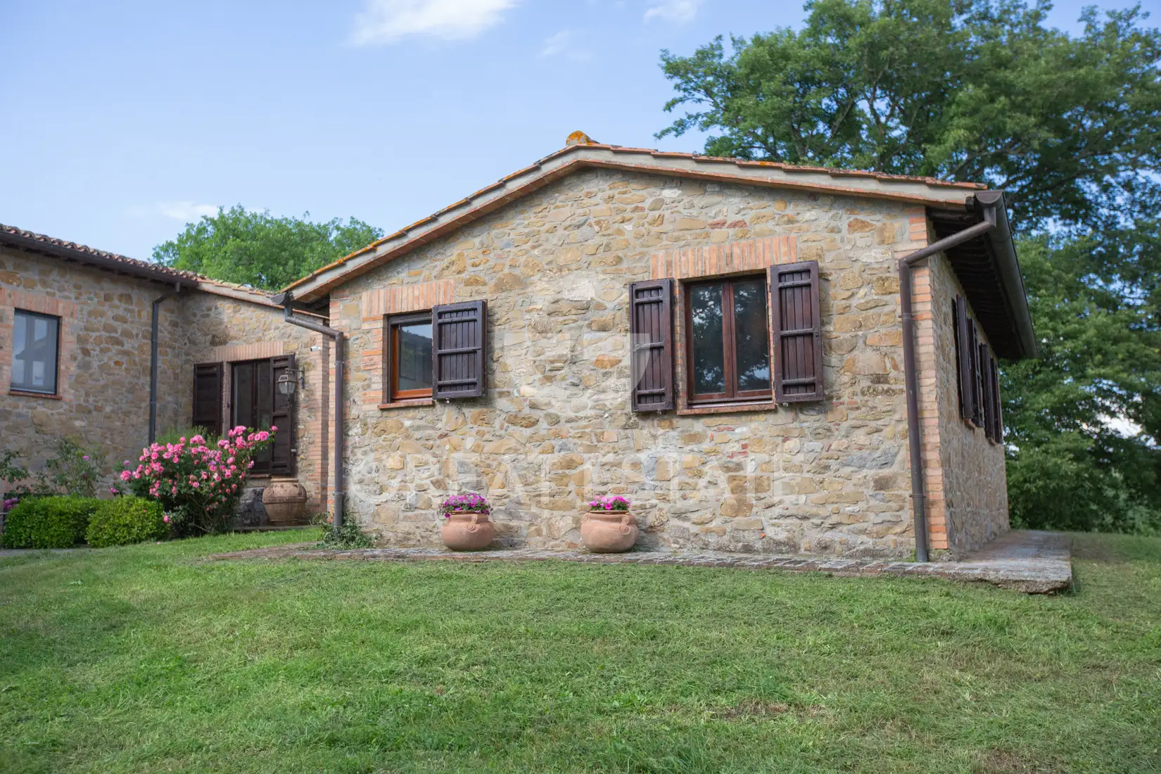 House 400m² in Italy, Terney. Priced at 780000€ rent photo-11
